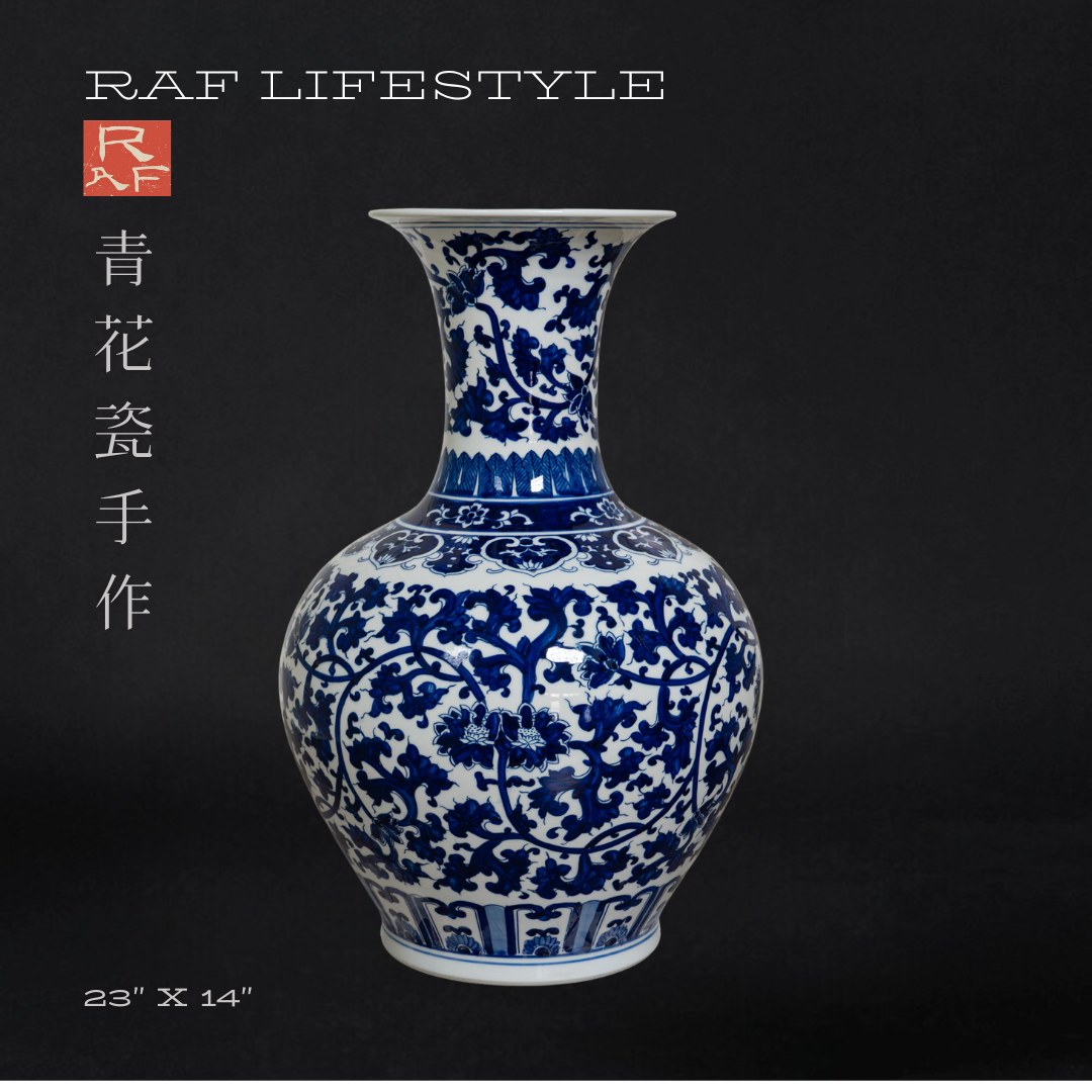 Jingdezhen Hand-Painted Antique-Style Grand Blue and White Vase