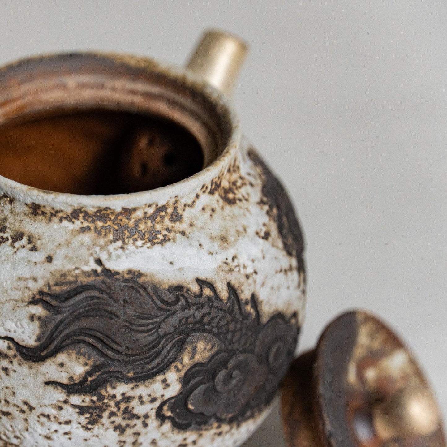 Ink Dragon Kungfu Teapot: Side-Handle Teapot 龙吟 - Raf LifeStyle