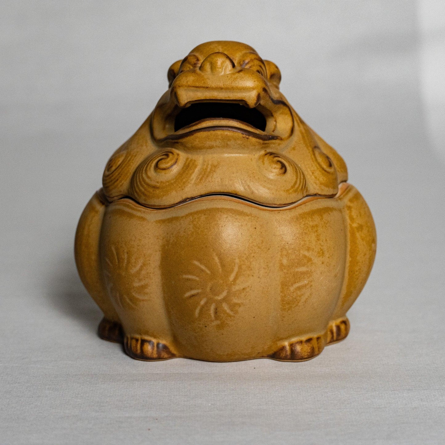 Pixiu Incense Burner with Antique Sandalwood Plate Ceramic - Raf LifeStyle