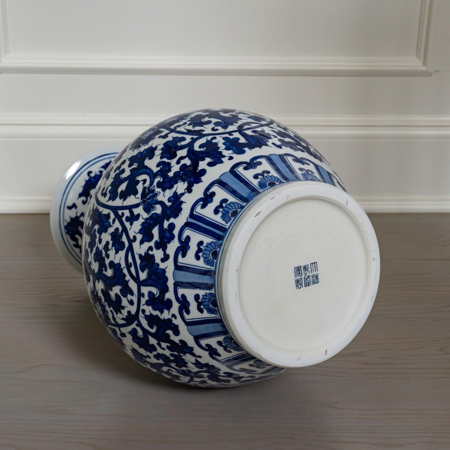 Jingdezhen Hand-Painted Antique-Style Grand Blue and White Vase - Raf LifeStyle