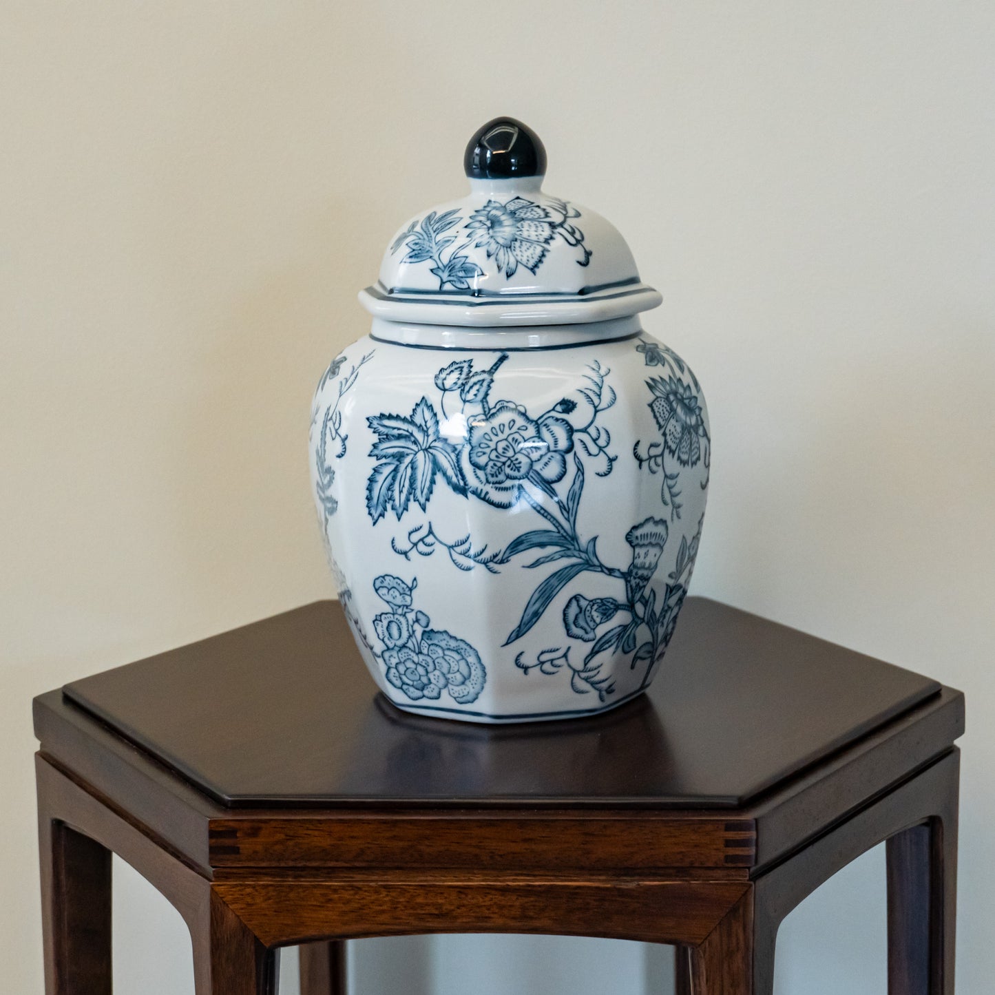 Traditional Blue and White Floral Porcelain Jar with Lid - Classic Chinese Decorative Piece - Artistic Home Accent, Unique Asian Home Decor